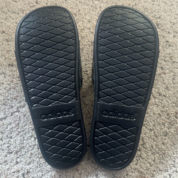 Women’s ADIDAS Slides Size 8 - Picture 3 of 4
